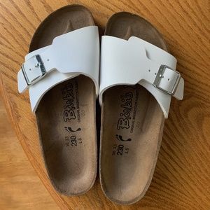 Single-strap white Birkenstocks (never been used)